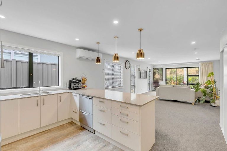 Photo of property in 48 Karearea Avenue, Kenepuru, Porirua, 5022