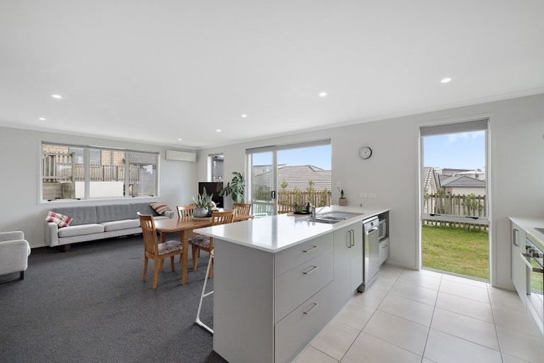 Photo of property in 1 Harakeke Way, Papamoa Beach, Te Puke, 3187