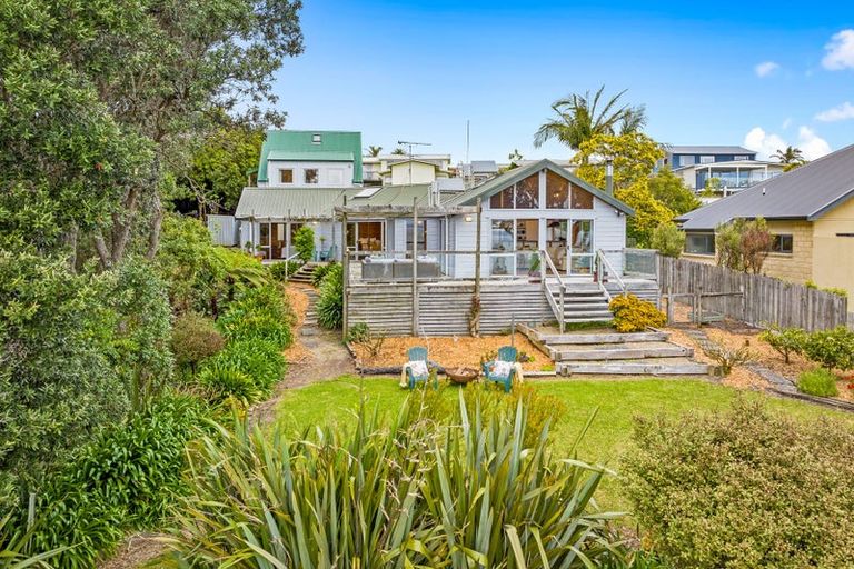 Photo of property in 38 Pacific Parade, Army Bay, Whangaparaoa, 0930