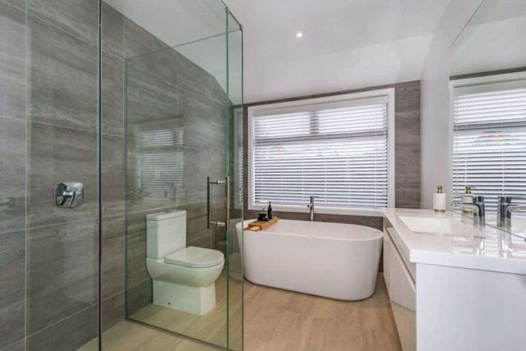 Photo of property in 40 Holiday Drive, Mairehau, Christchurch, 8052