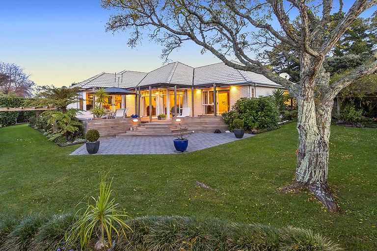 Photo of property in 278 Cascades Road, Botany Downs, Auckland, 2010