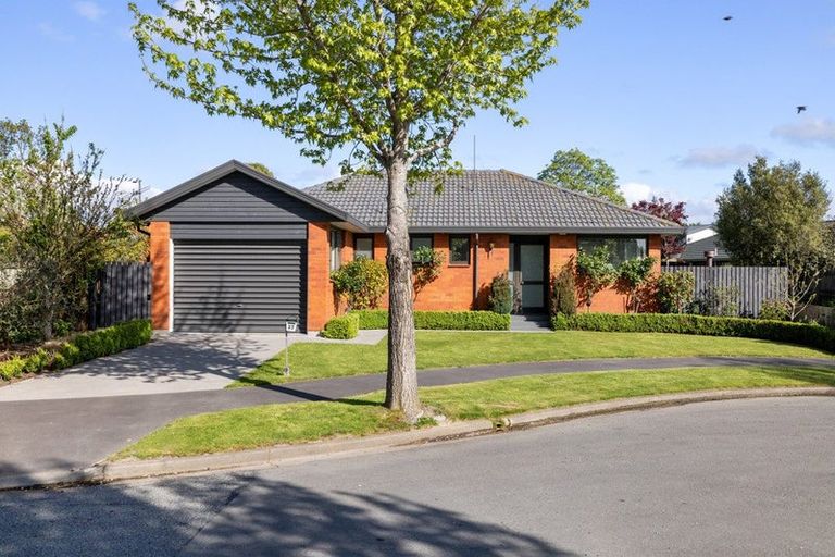 Photo of property in 1/27 Royleen Street, Casebrook, Christchurch, 8051