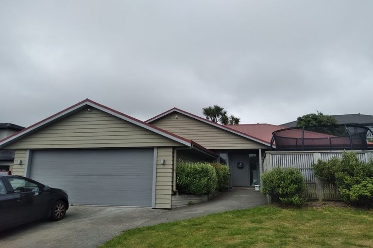 Photo of property in 30 Te Puia Drive, Aotea, Porirua, 5024