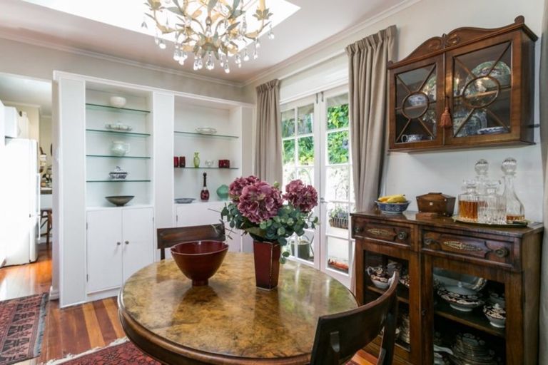 Photo of property in 16 Spencer Road, Hospital Hill, Napier, 4110