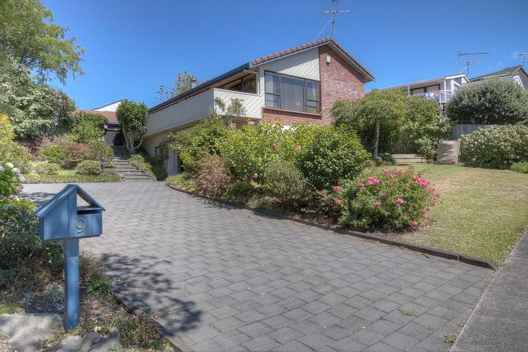 Photo of property in 9 Cyclades Place, Shelly Park, Auckland, 2014