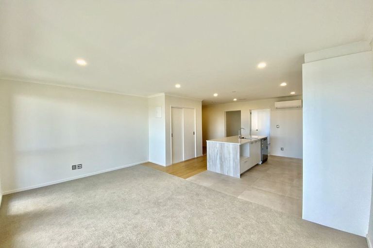 Photo of property in 3/1 Aperira Lane, Wiri, Auckland, 2104