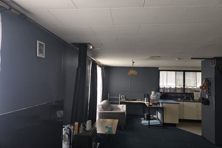 Photo of property in 1/15 Starforth Place, Henderson, Auckland, 0612