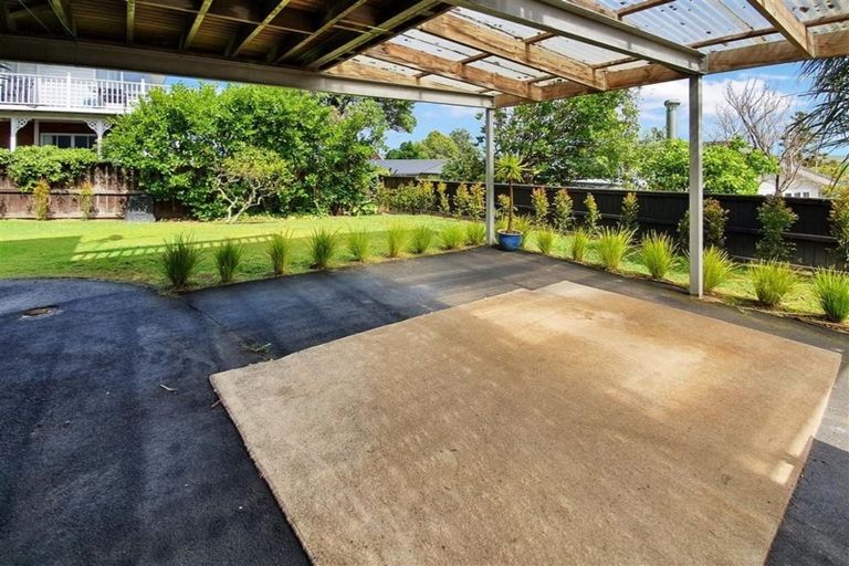 Photo of property in 2/44 Toroa Street, Torbay, Auckland, 0630