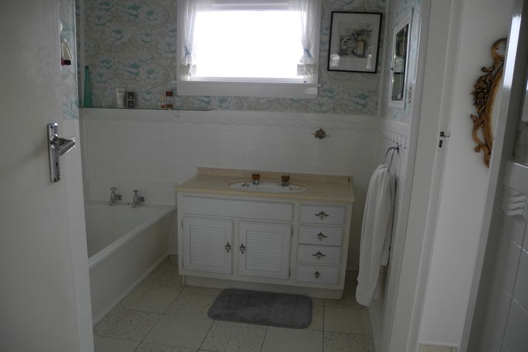 Photo of property in 84 Shearman Street, Waimate, 7924