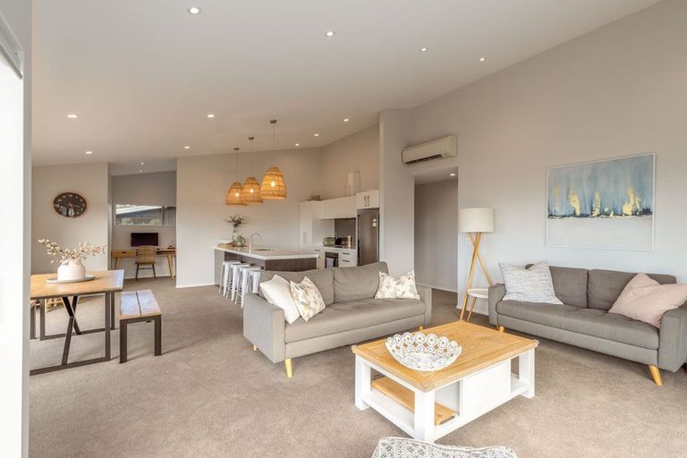 Photo of property in 74a Moncks Spur Road, Redcliffs, Christchurch, 8081