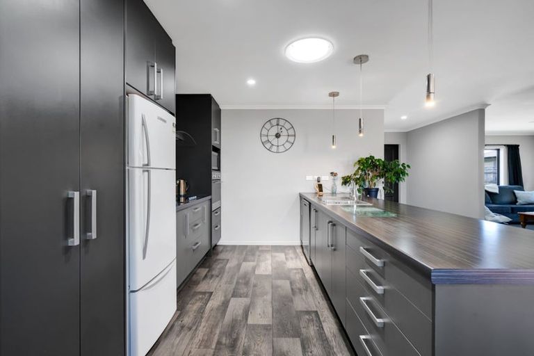 Photo of property in 20a Estate Grove, Inglewood, 4330