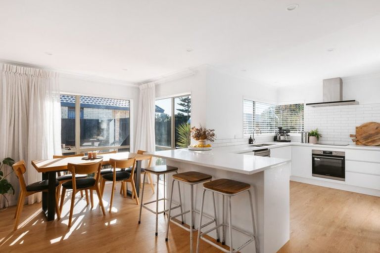 Photo of property in 120 Evans Road, Papamoa Beach, Papamoa, 3118