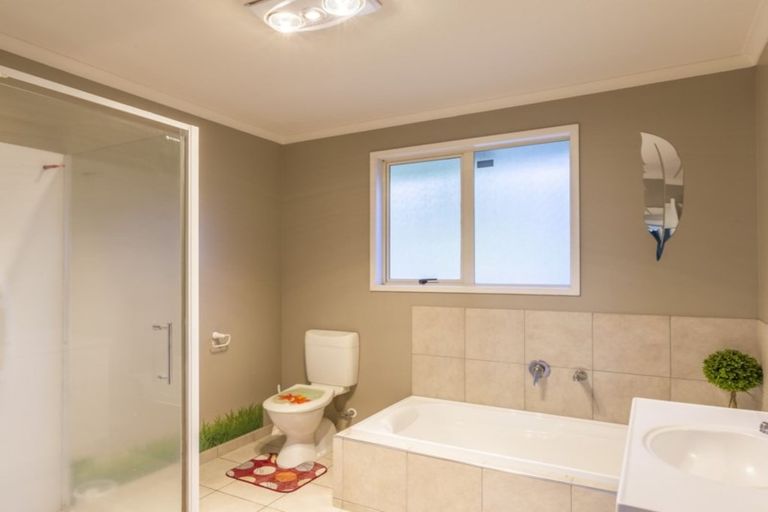 Photo of property in 6 Raddington Way, Huntington, Hamilton, 3210