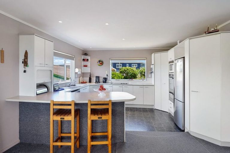 Photo of property in 1 Karaka Street, Otaki Beach, Otaki, 5512