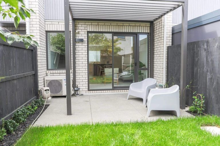 Photo of property in 12b Titoki Street, Te Atatu Peninsula, Auckland, 0610