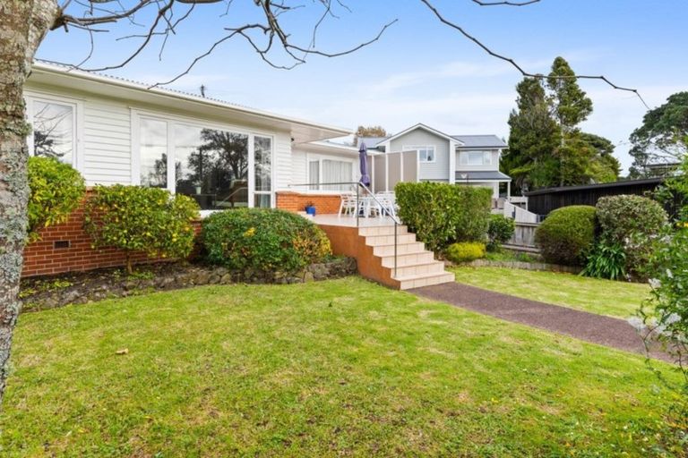 Photo of property in 10 Chapman Road, Te Atatu Peninsula, Auckland, 0610