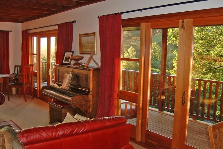 Photo of property in 38 Tizzards Road, Robinsons Bay, Akaroa, 7581