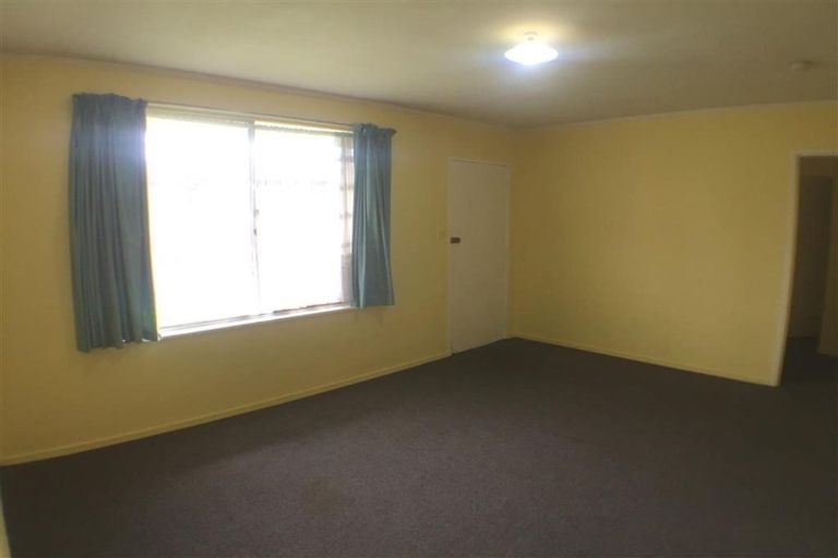 Photo of property in 2/76 Portage Road, New Lynn, Auckland, 0600
