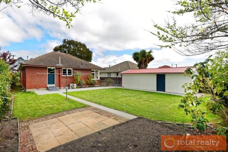 Photo of property in 6 Kinnaird Place, Hillmorton, Christchurch, 8025