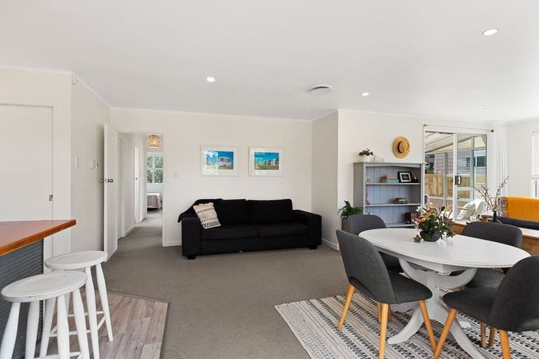 Photo of property in 5 Clensmore Place, Torbay, Auckland, 0630