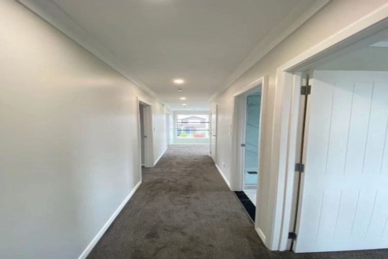 Photo of property in 15 Craigs Way, Hobsonville, Auckland, 0616