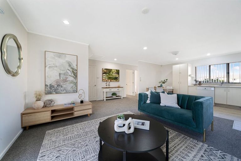 Photo of property in 8 Lockington Avenue, Henderson, Auckland, 0612