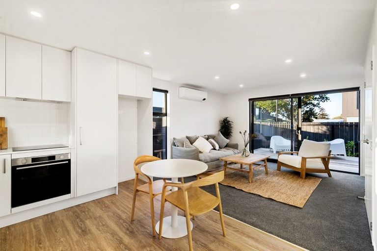 Photo of property in 2/109 Taikata Road, Te Atatu Peninsula, Auckland, 0610