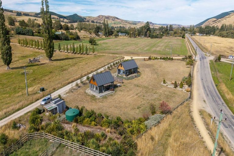 Photo of property in 1535a Teviot Road, Millers Flat, Roxburgh, 9572