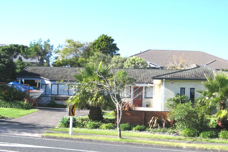 Photo of property in 16 Meadowland Drive, Somerville, Auckland, 2014