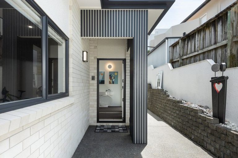 Photo of property in 4b Sunbrae Grove, Mount Maunganui, 3116