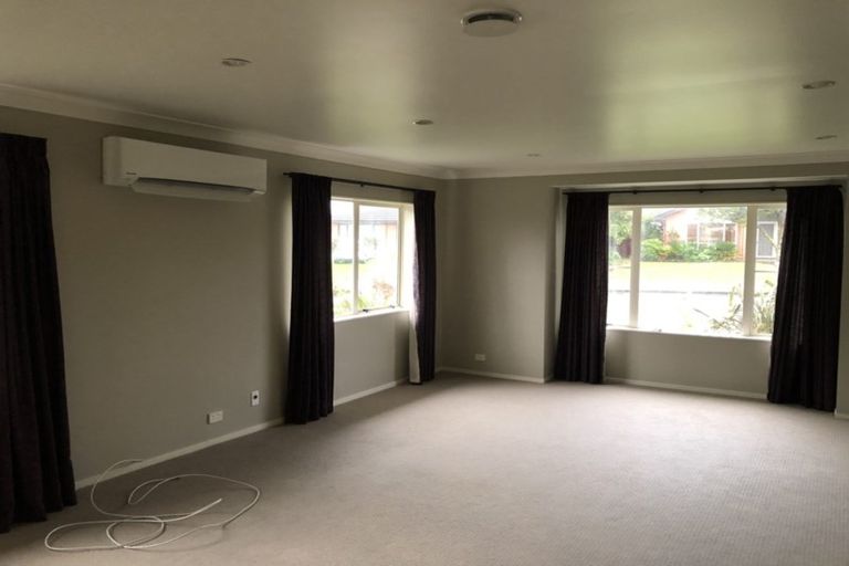 Photo of property in 8 Fergy Crescent, Wattle Downs, Auckland, 2103