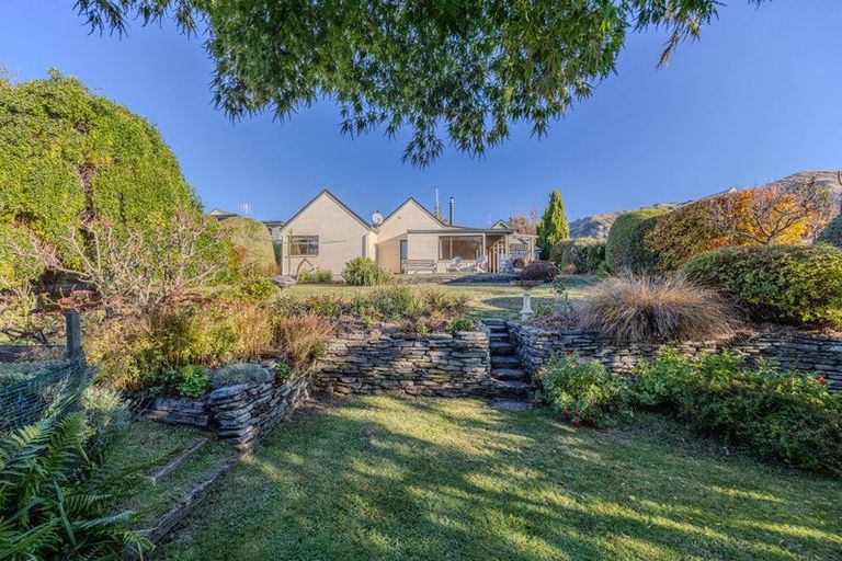 Photo of property in 8 Kennedy Crescent, Wanaka, 9305