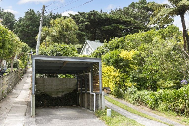 Photo of property in 136 Parkvale Road, Karori, Wellington, 6012