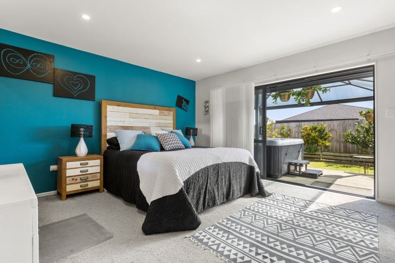 Photo of property in 79 Mclarin Road, Glenbrook, Waiuku, 2681