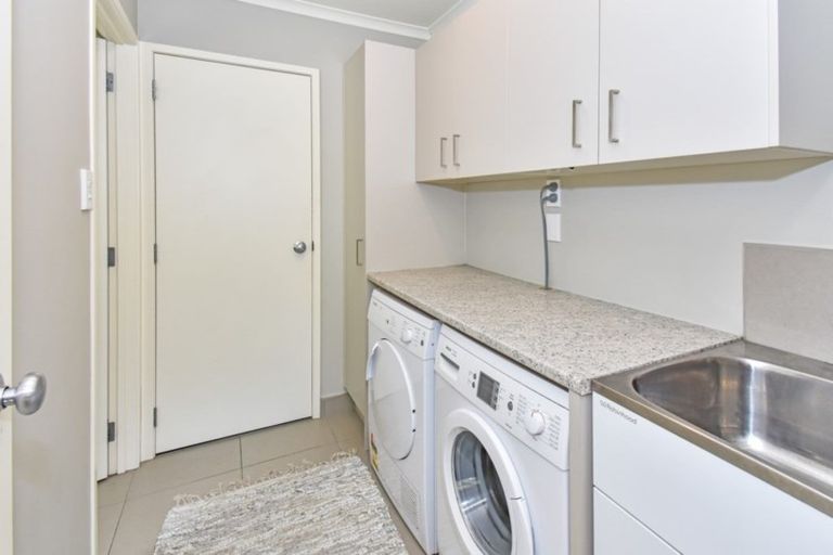 Photo of property in 11 Tarapiroe Avenue, Takanini, 2112