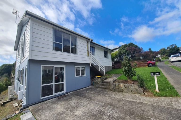 Photo of property in 13 Westhaven Drive, Tawa, Wellington, 5028