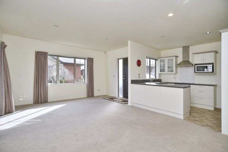 Photo of property in 18 Streamside Court, Woolston, Christchurch, 8062