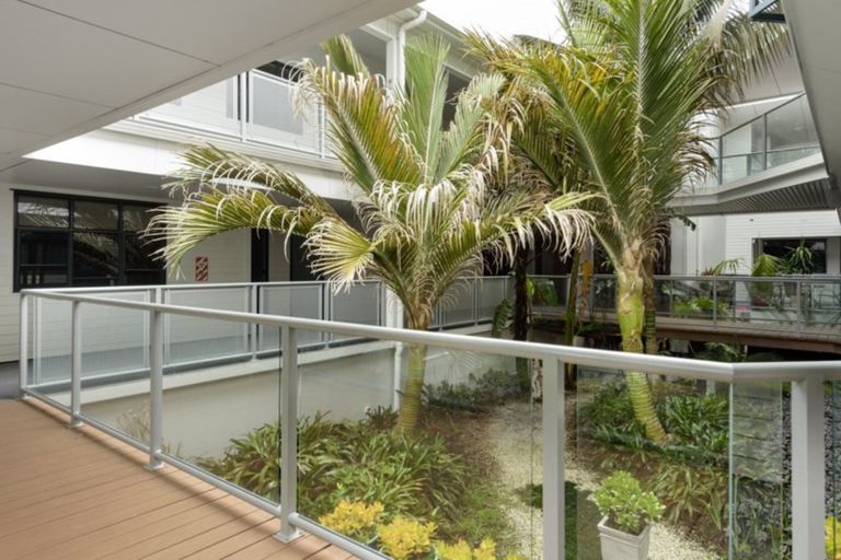 Photo of property in Atlas Apartments, 8/49 Maunganui Road, Mount Maunganui, 3116
