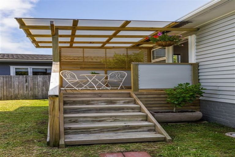 Photo of property in 2/13 Salisbury Road, Birkdale, Auckland, 0626