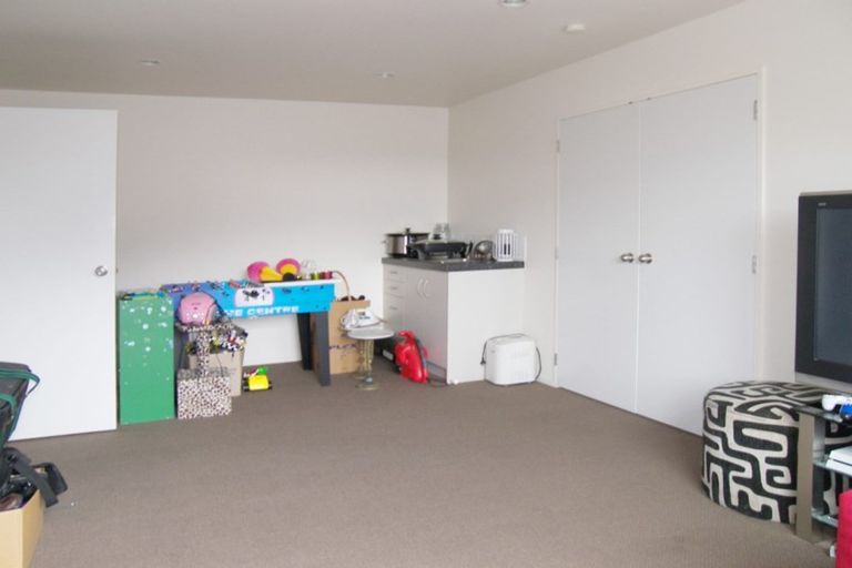 Photo of property in 42 Keri Vista Rise, Papakura, 2110