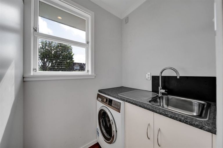 Photo of property in 3 Murray Avenue, Hawera, 4610