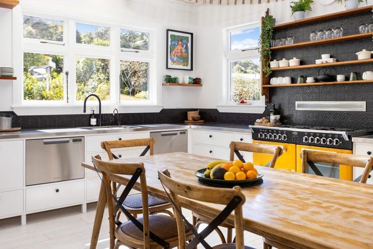 Photo of property in 3 Delhi Crescent, Khandallah, Wellington, 6035