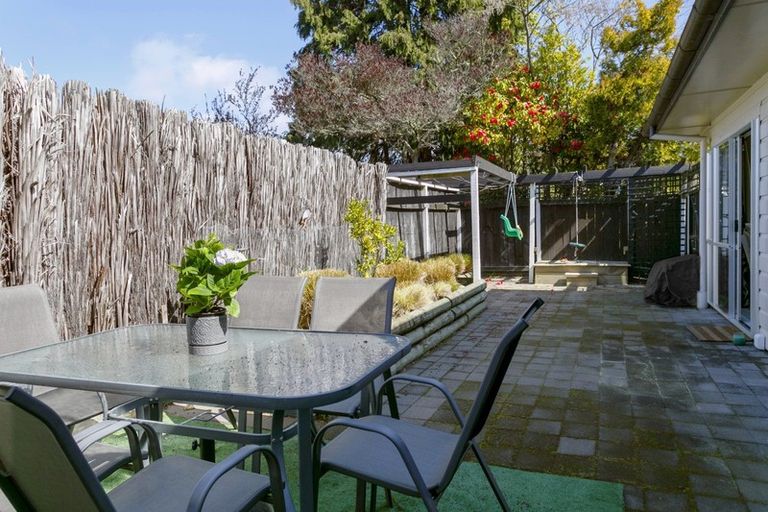 Photo of property in 1/4 Kereru Street, Two Mile Bay, Taupo, 3330