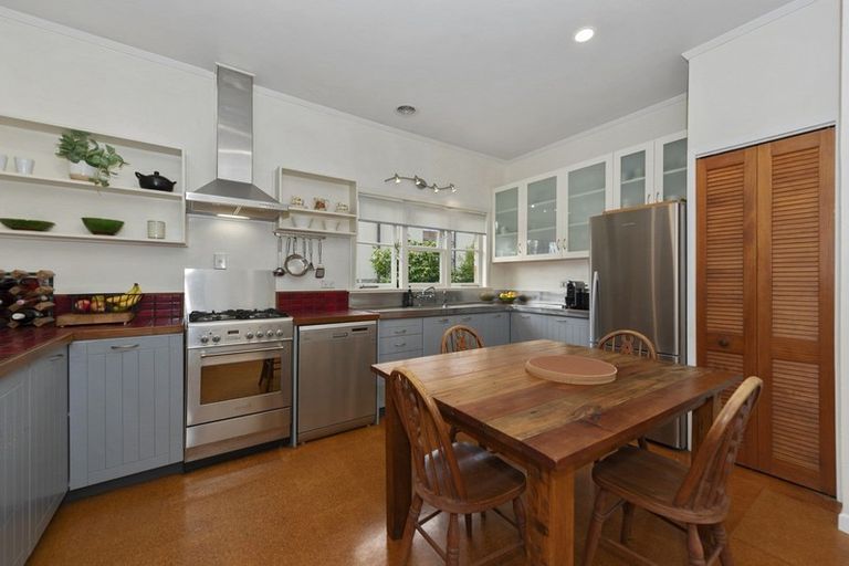 Photo of property in 33 Dalethorpe Avenue, Fairfield, Hamilton, 3214