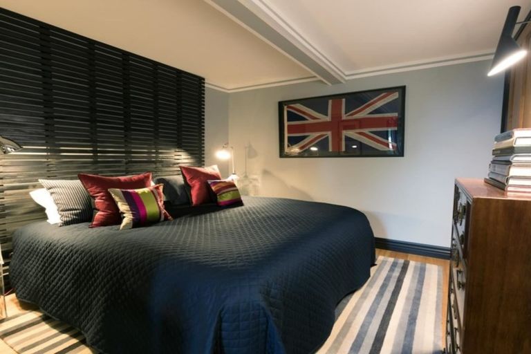 Photo of property in 1 Robertson Street, Russell, 0202