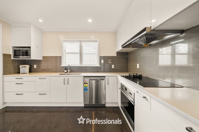 Photo of property in 21 Rosebank Avenue, Avalon, Lower Hutt, 5011