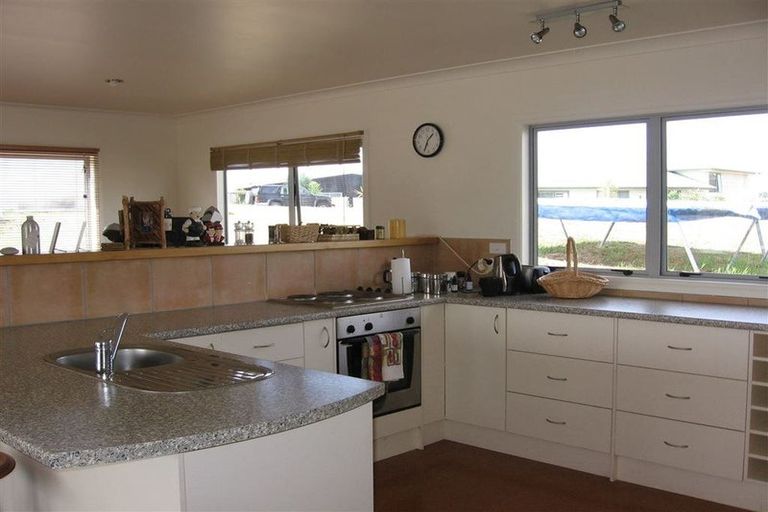 Photo of property in 11 Marram Place, Mangawhai Heads, Mangawhai, 0505
