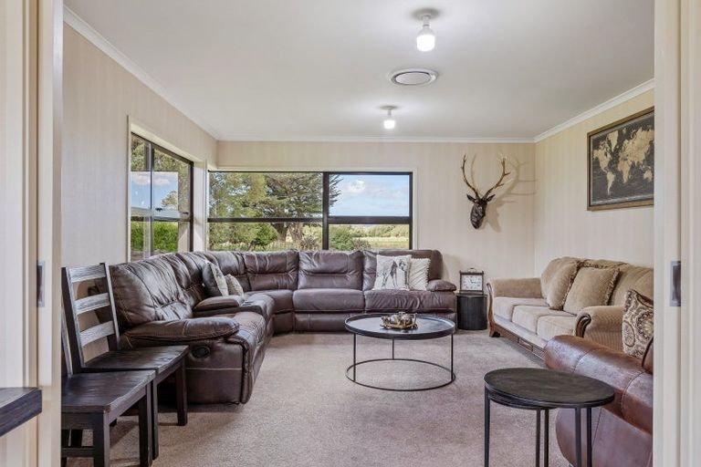 Photo of property in 37 Tawera Road, Mangatainoka, Pahiatua, 4982