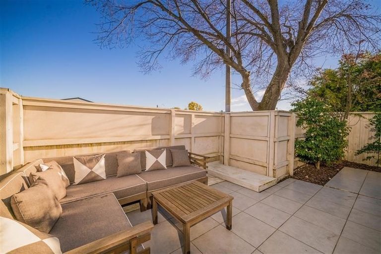 Photo of property in 1/1010 Colombo Street, St Albans, Christchurch, 8014