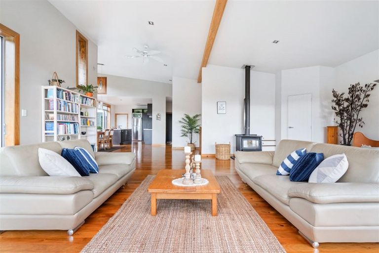 Photo of property in 69 Memorial Drive, Parahaki, Whangarei, 0112